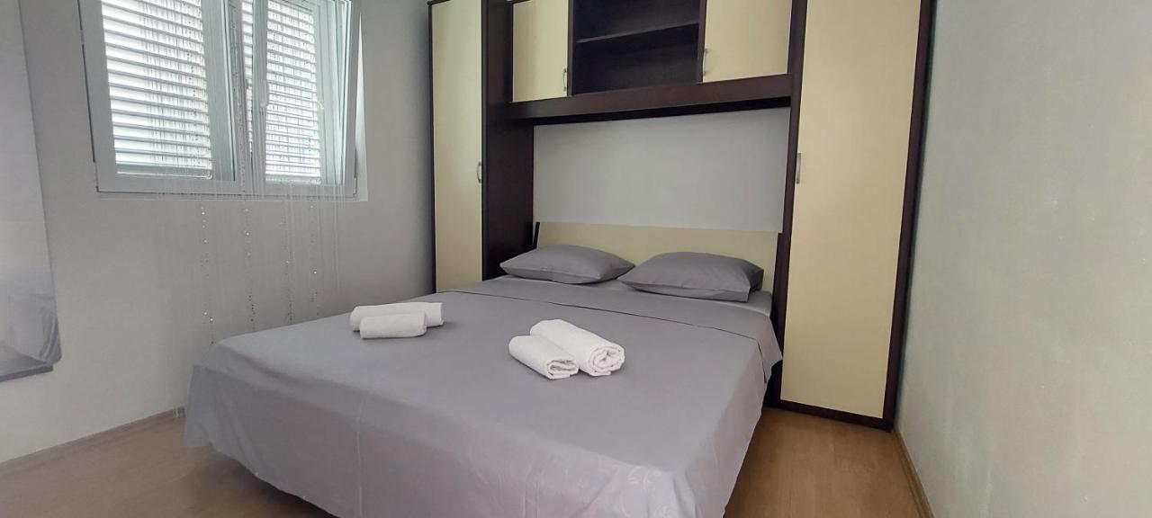 Apartment Zana Pirovac Eksteriør bilde